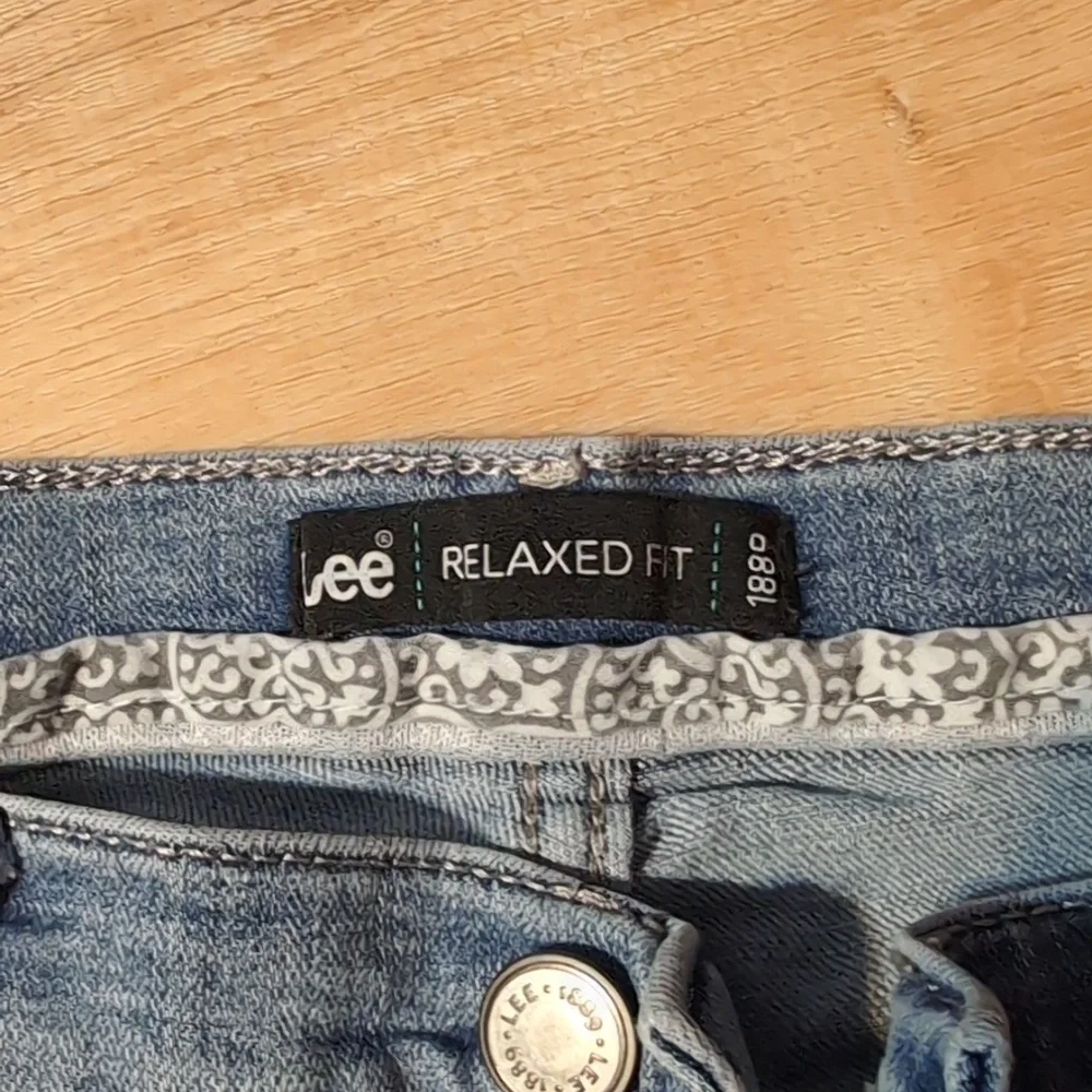 Women's Capris - Picture 3 of 3